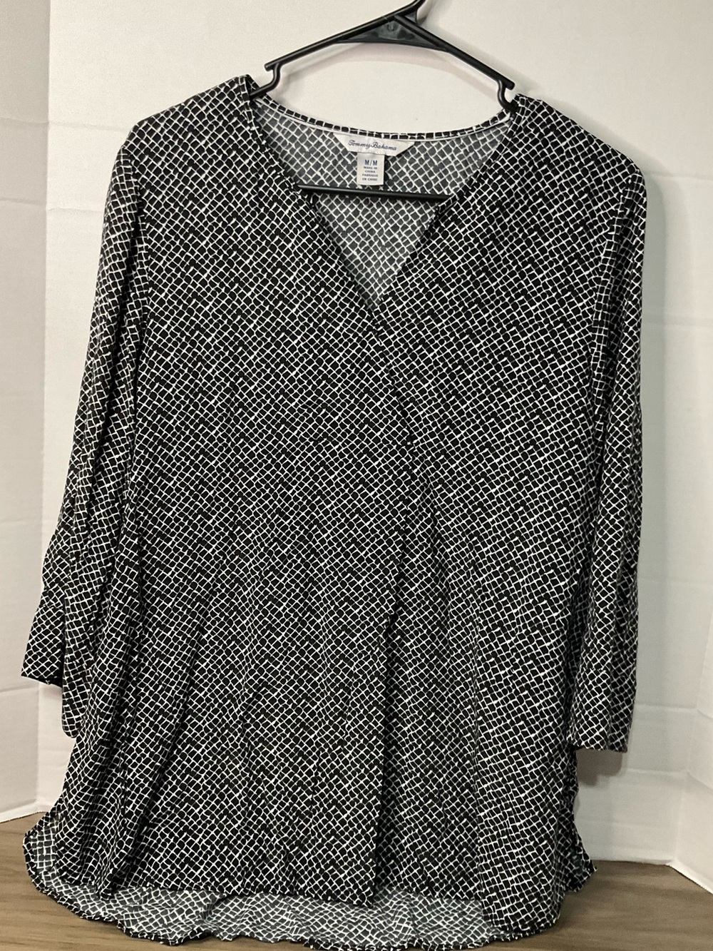 Tommy Bahama Black & White Geometric V-Neck Women's Top
